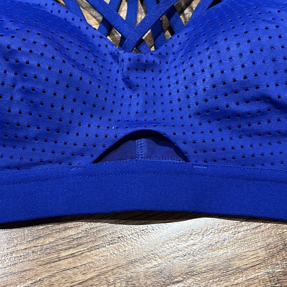 Victoria’s Secret Sport Royal blue strappy padded sports bra - Picture 4 of 10